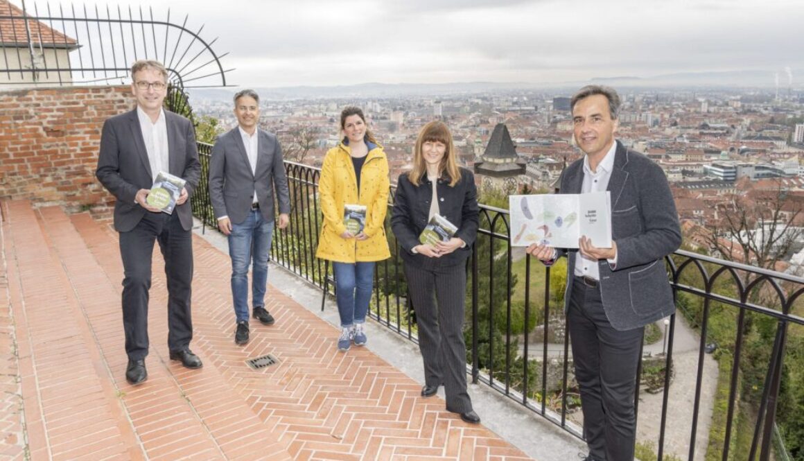 Buchpraesentation auf dem Grazer Schlossberg