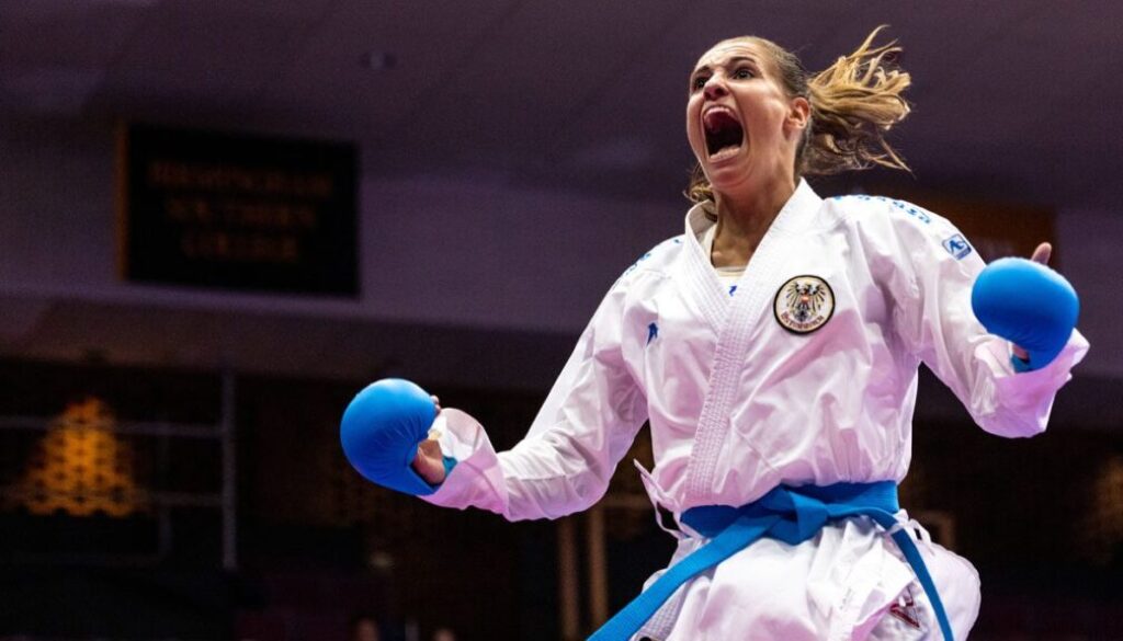 Alisa_Buchinger_Karate_Jubel