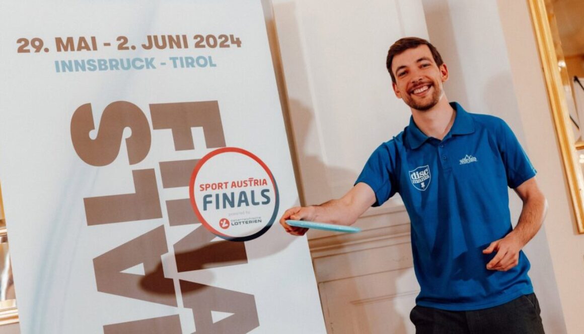 Stanislaus Amann bei einem Pressetermin