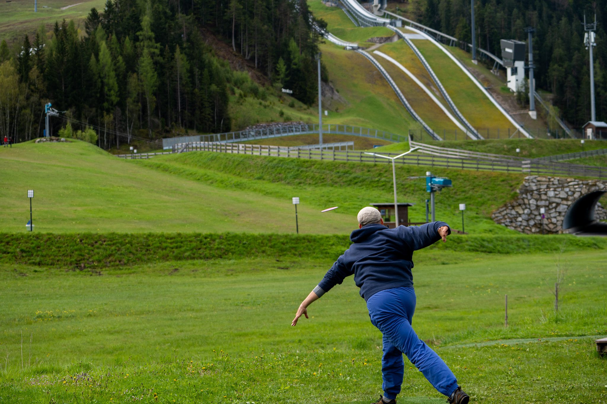 Discgolf vor der Skisprungschanze Seefeld