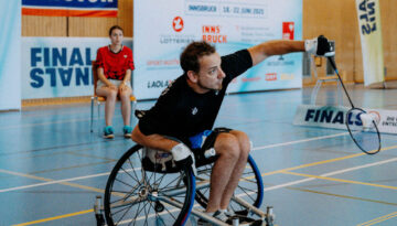 SAF_1600x1200px_badminton